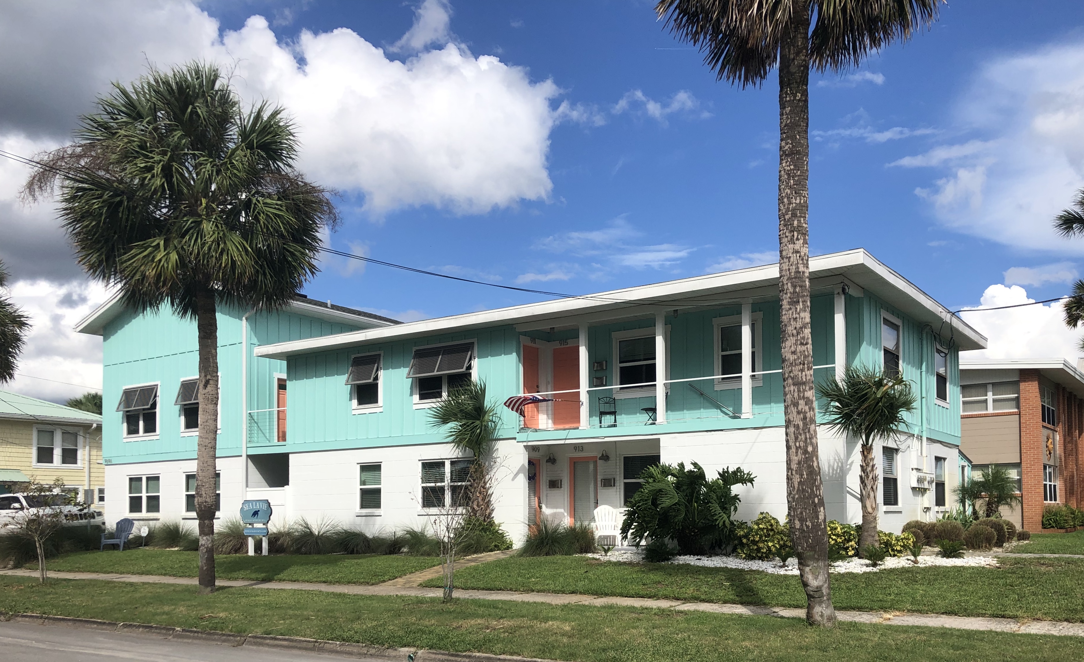 Sea La Vie Apartments